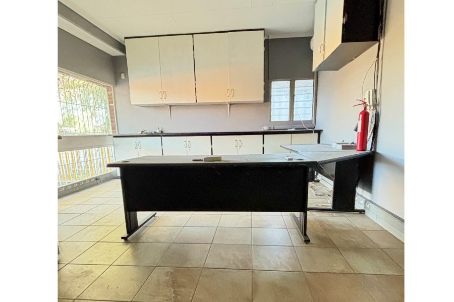 To Let commercial Property for Rent in Uitvlught Free State